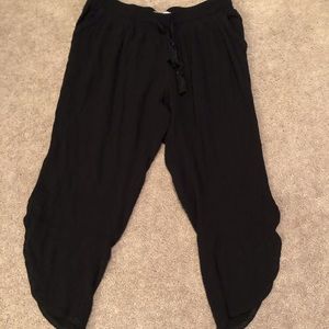 American rag medium linen Capri pants